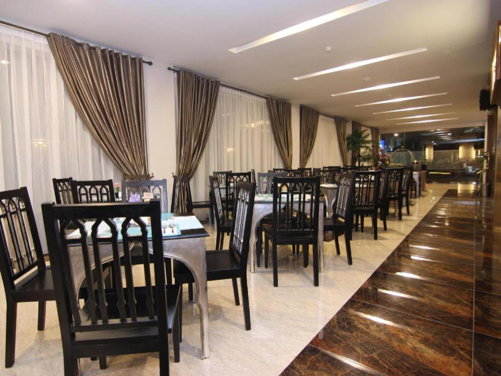 Grand Amira Hotel Solo, Azana Hotels Collection Surakarta (Solo) Exterior foto