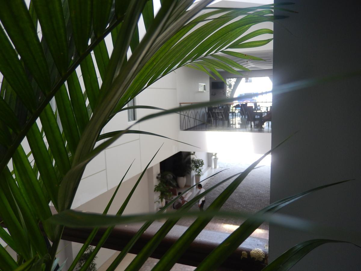 Grand Amira Hotel Solo, Azana Hotels Collection Surakarta (Solo) Exterior foto