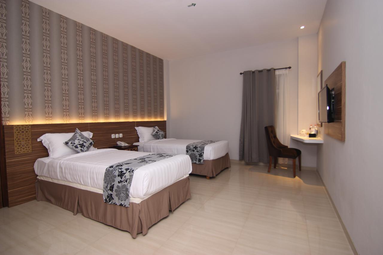 Grand Amira Hotel Solo, Azana Hotels Collection Surakarta (Solo) Exterior foto