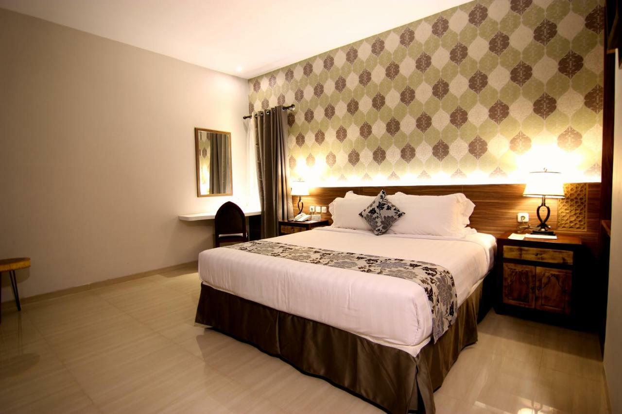 Grand Amira Hotel Solo, Azana Hotels Collection Surakarta (Solo) Exterior foto
